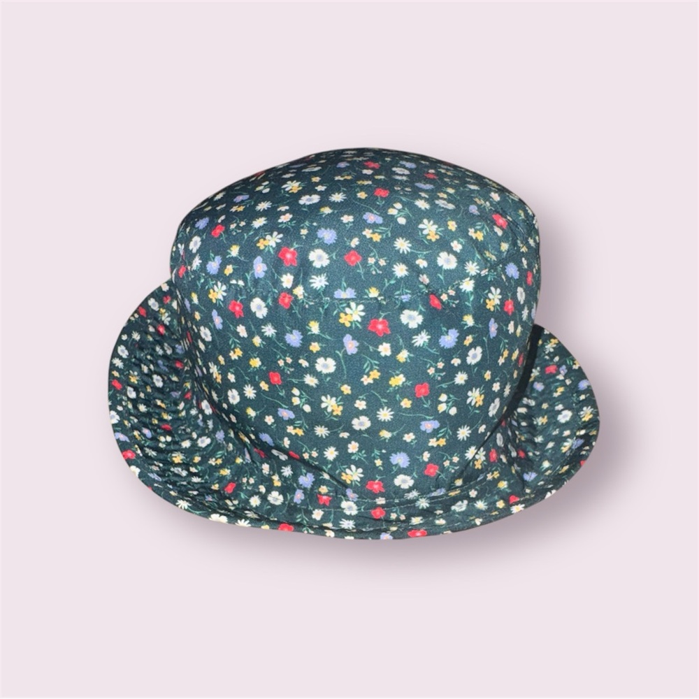 Women’s CTR Floral Patterned‎ Bucket Hat size medium